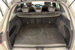 harmaa Mercedes-Benz GLC 2020 kuva 37.
