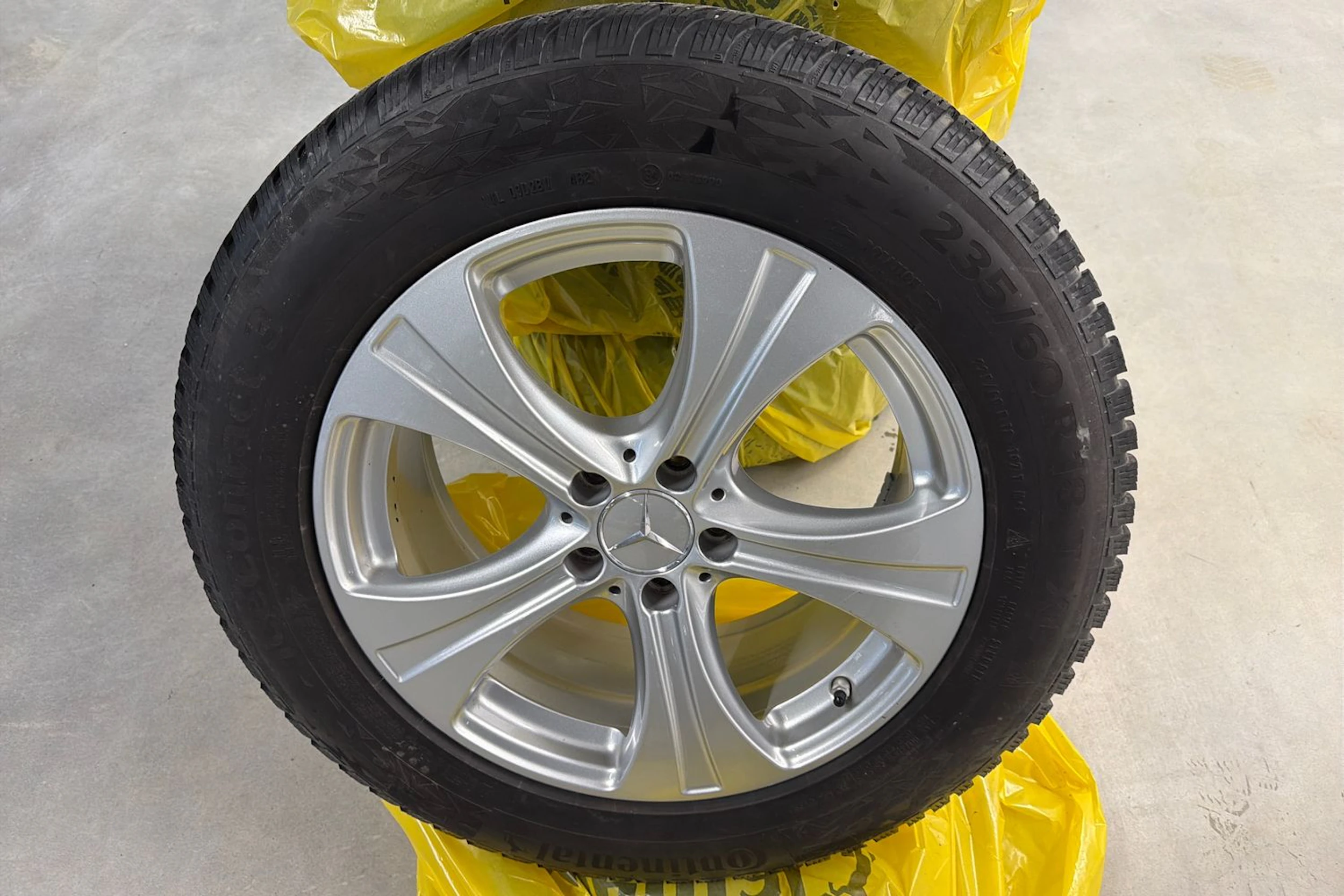 harmaa Mercedes-Benz GLC 2020 kuva 40.