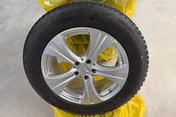 harmaa Mercedes-Benz GLC 2020 kuva 40.
