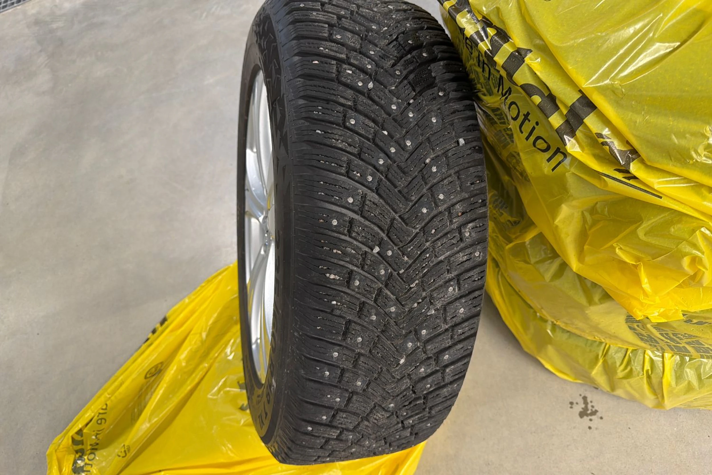 harmaa Mercedes-Benz GLC 2020 kuva 41.