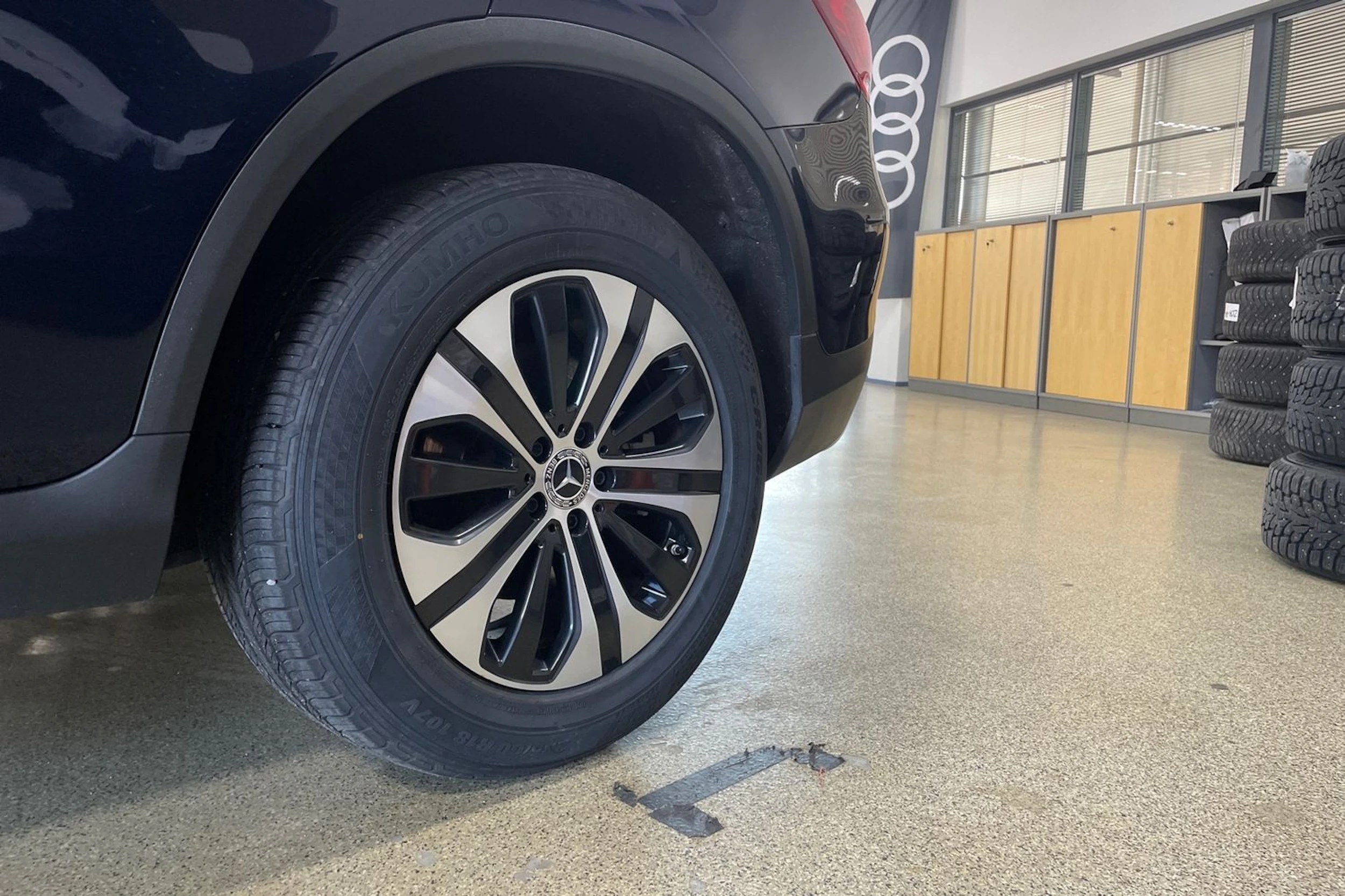 sininen Mercedes-Benz GLC 2020 kuva 10.