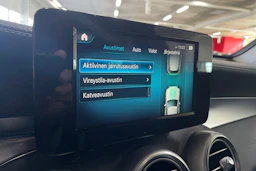 sininen Mercedes-Benz GLC 2020 kuva 13.