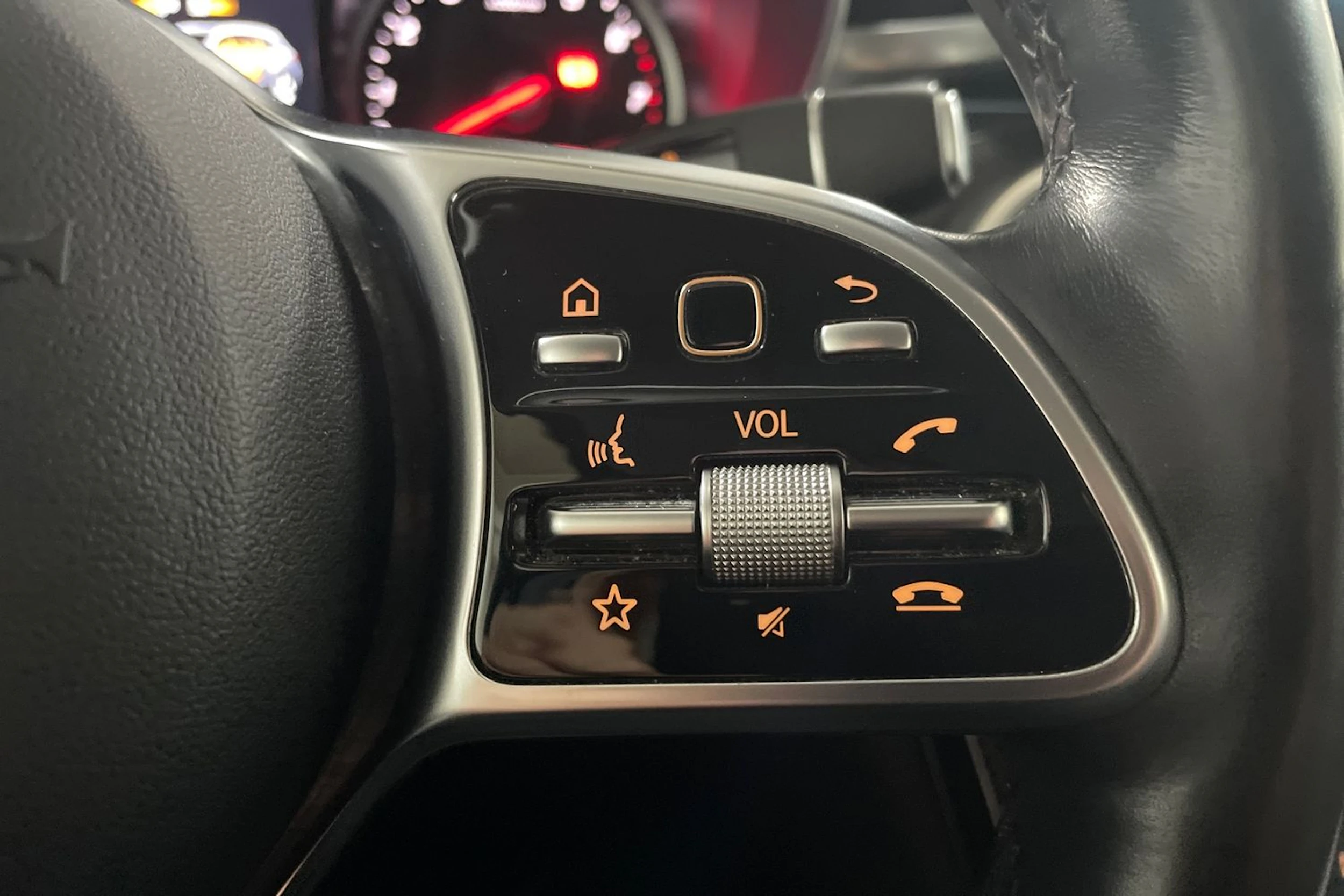 sininen Mercedes-Benz GLC 2020 kuva 16.