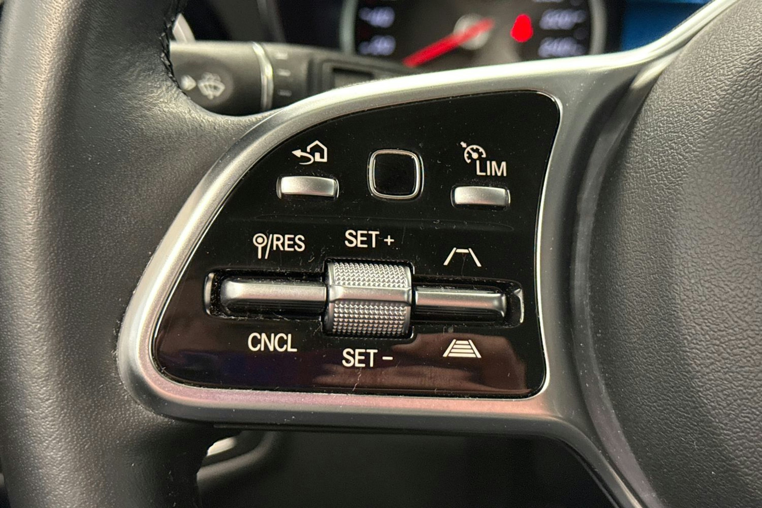 musta Mercedes-Benz GLC 2020 kuva 16.