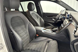 valkoinen Mercedes-Benz GLC 2020 kuva 11.