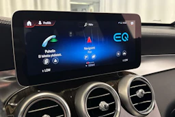valkoinen Mercedes-Benz GLC 2020 kuva 19.