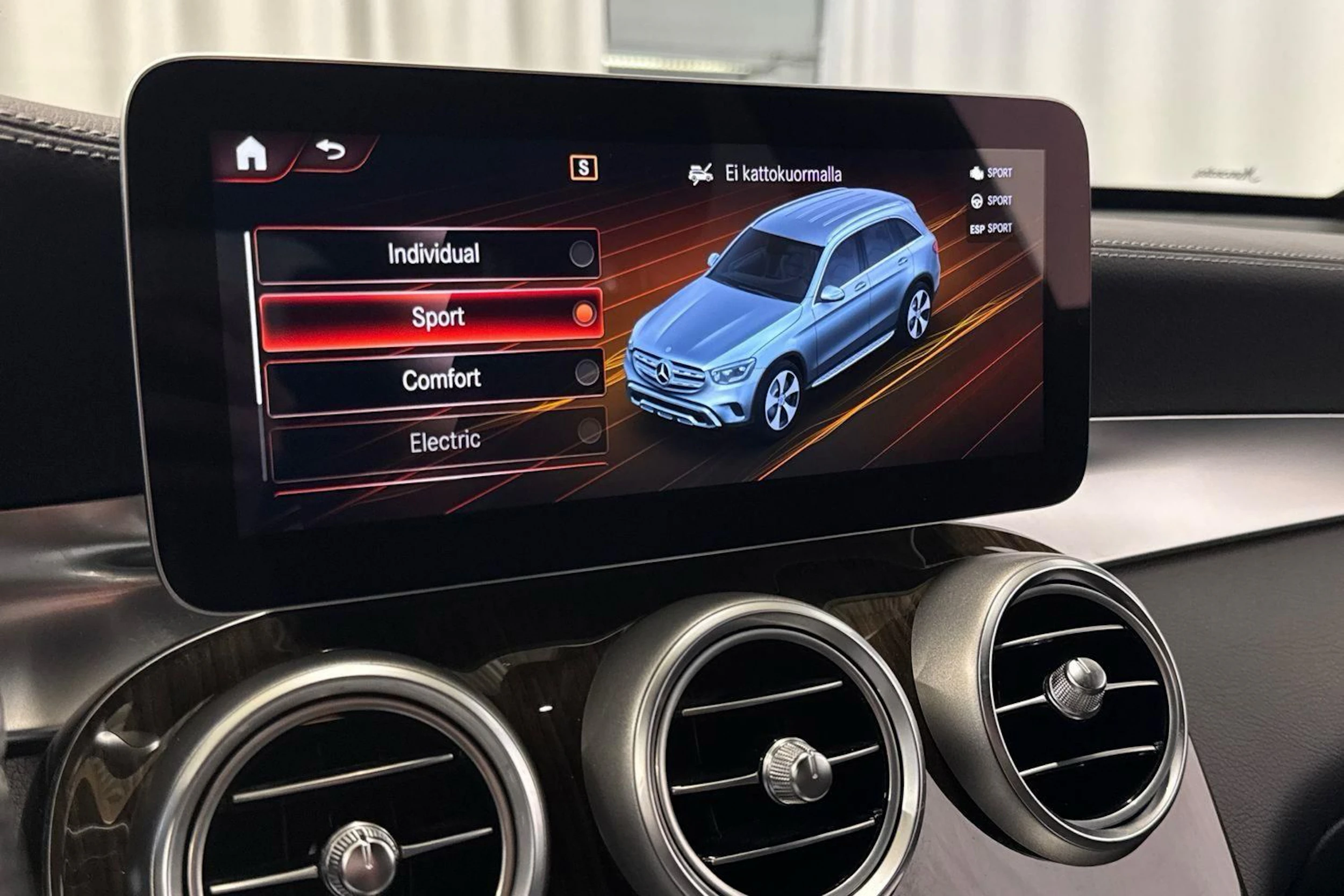 valkoinen Mercedes-Benz GLC 2020 kuva 21.