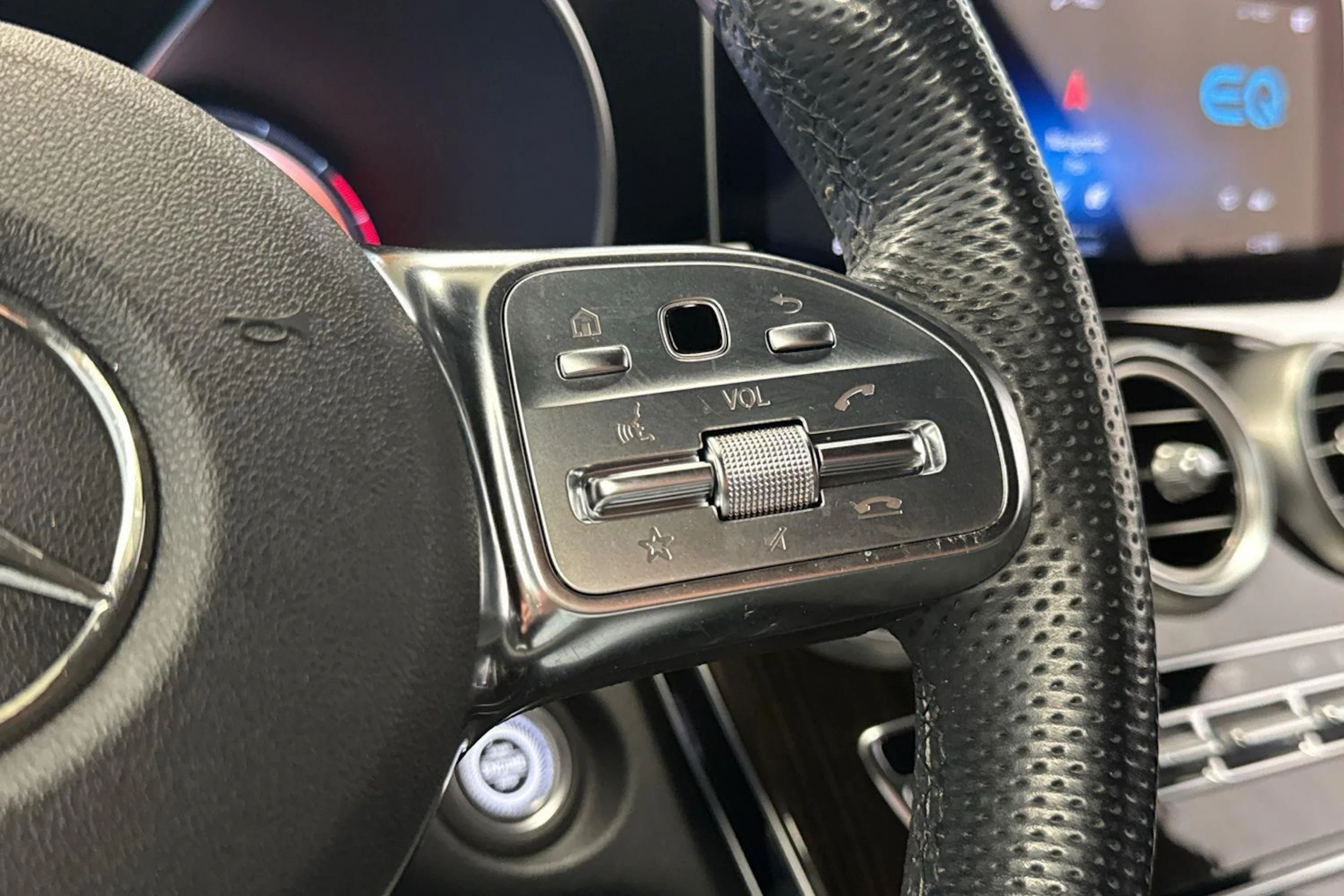 valkoinen Mercedes-Benz GLC 2020 kuva 25.