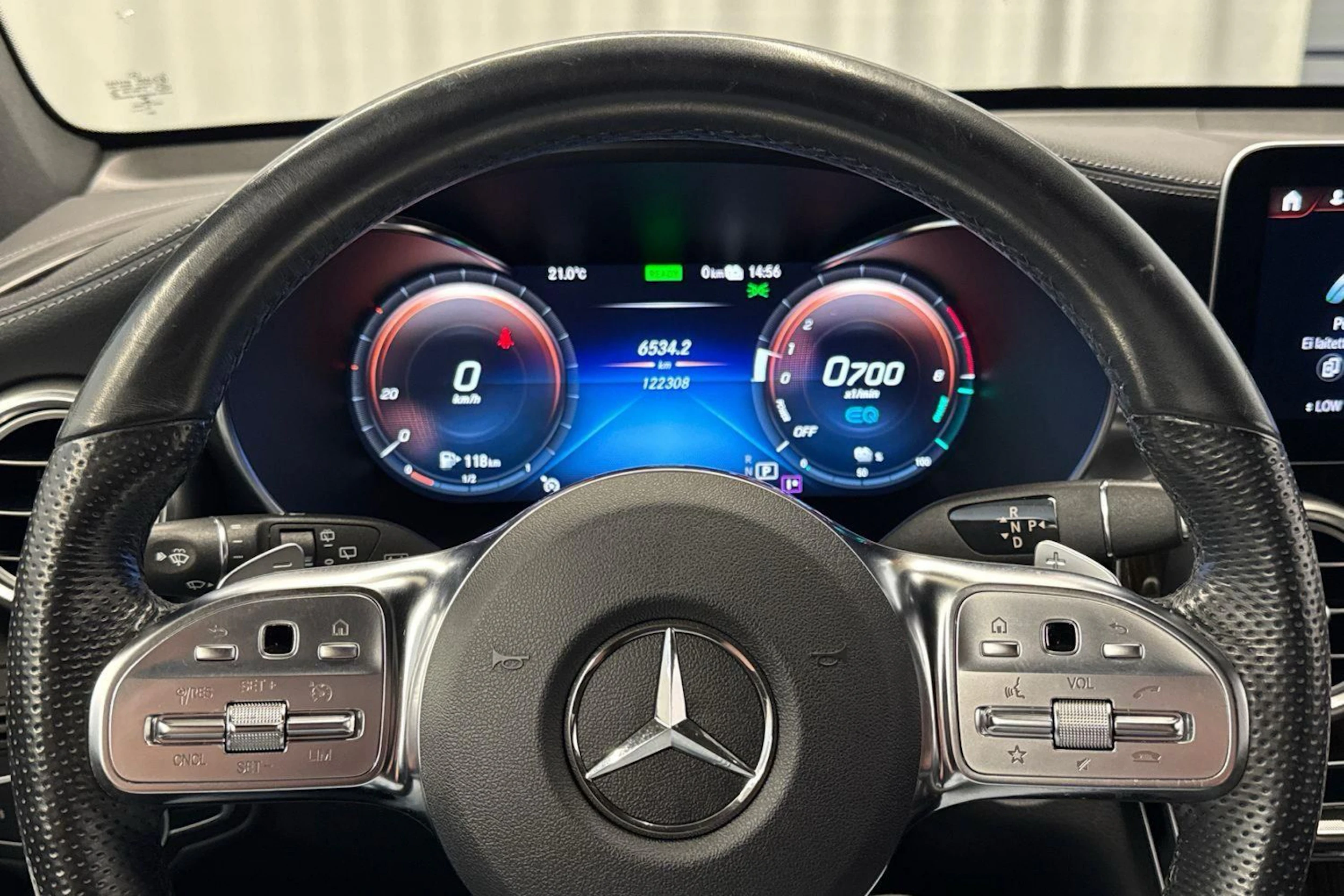 valkoinen Mercedes-Benz GLC 2020 kuva 26.