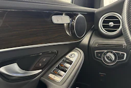 valkoinen Mercedes-Benz GLC 2020 kuva 27.