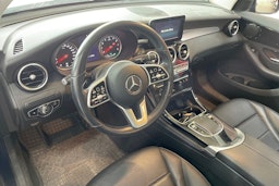 sininen Mercedes-Benz GLC 2020 kuva 3.
