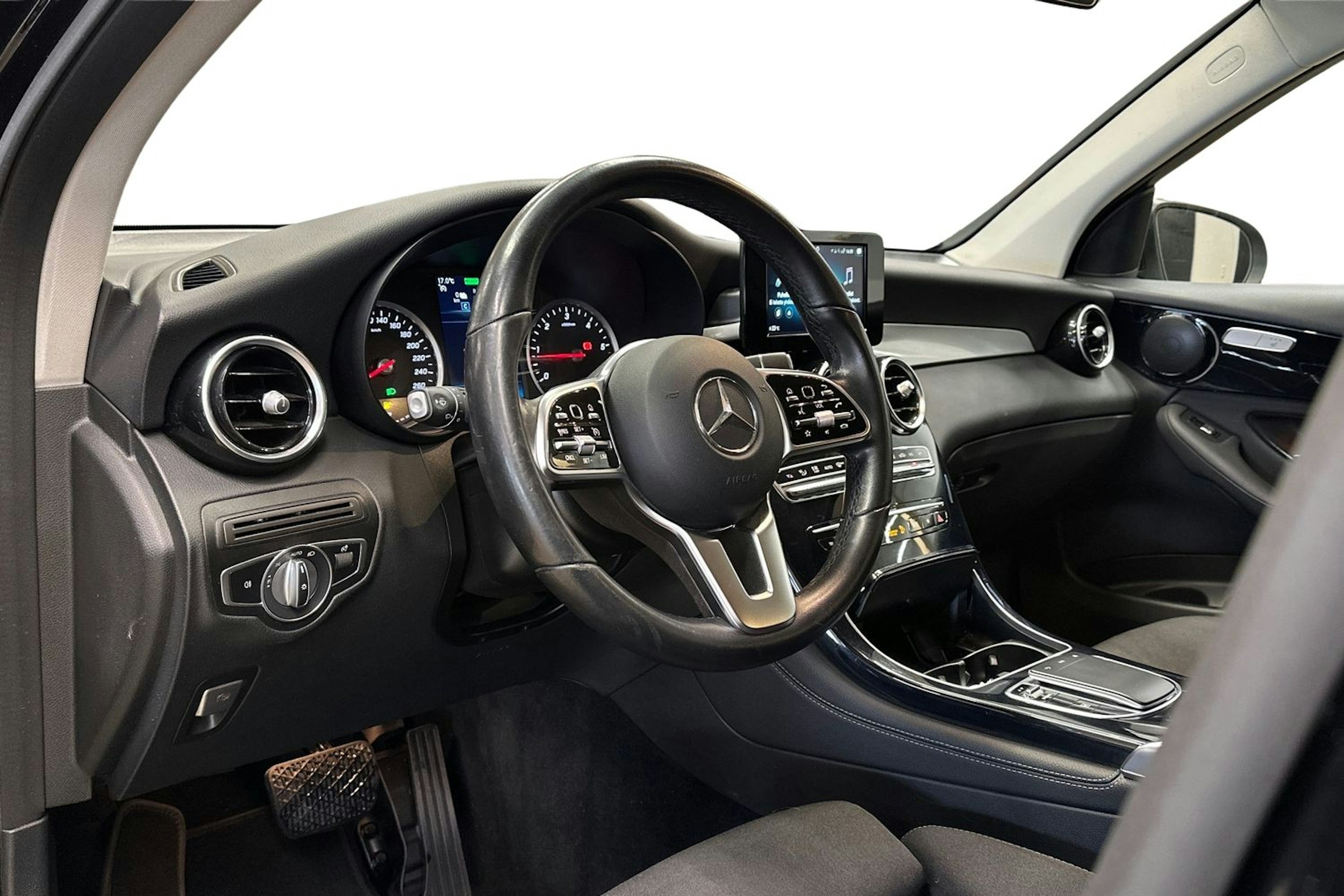 musta Mercedes-Benz GLC 2020 kuva 7.
