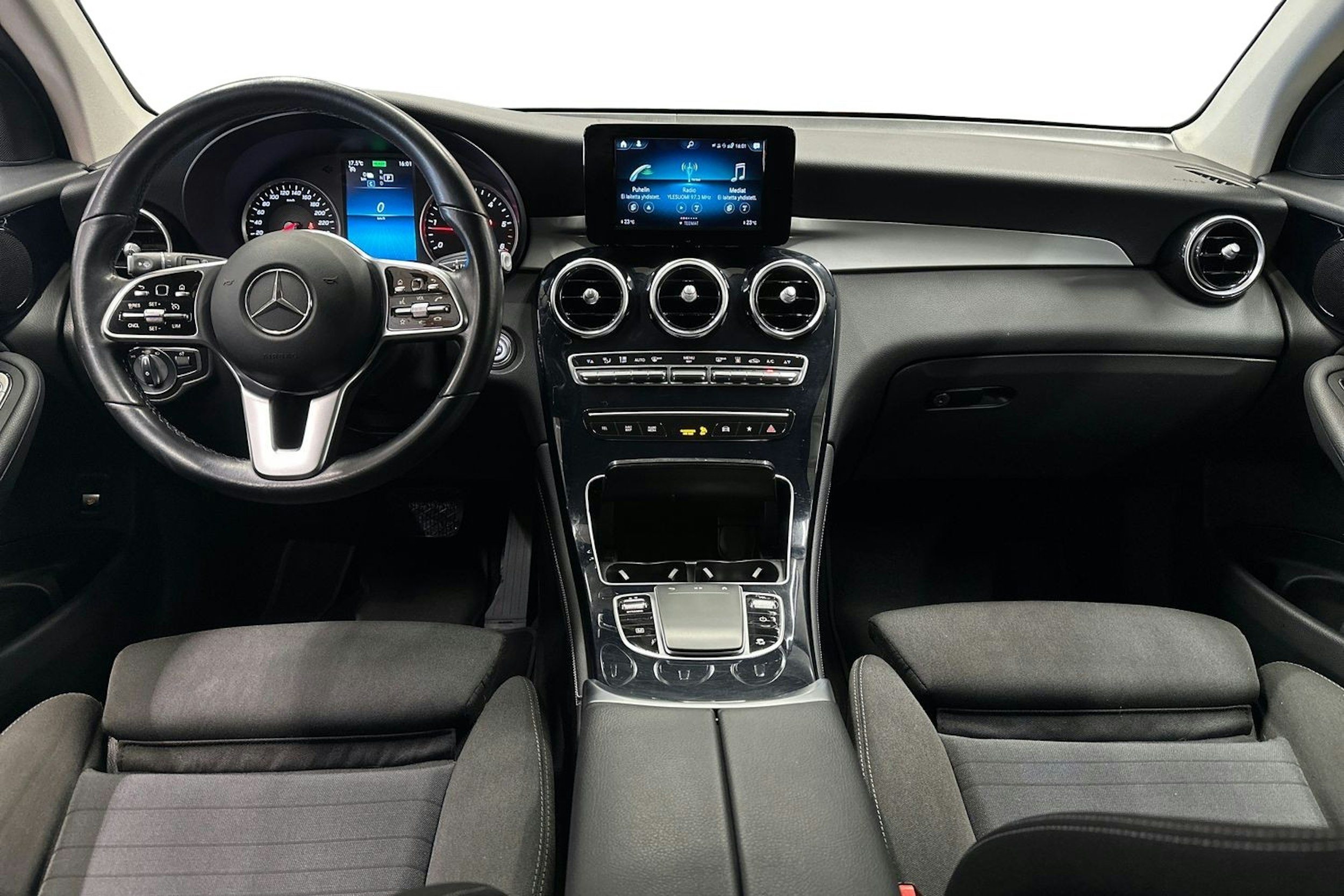 musta Mercedes-Benz GLC 2020 kuva 9.