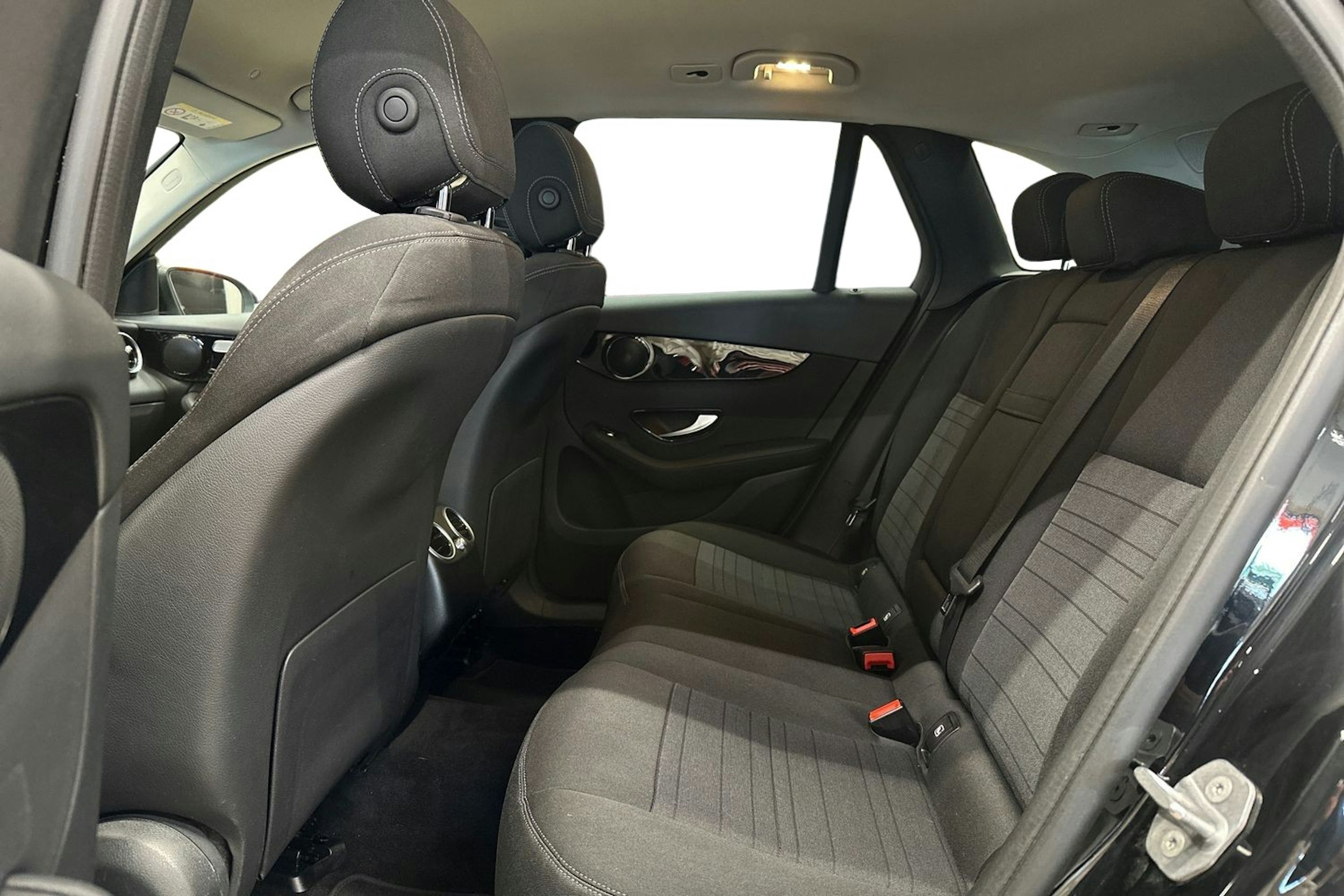 musta Mercedes-Benz GLC 2020 kuva 10.