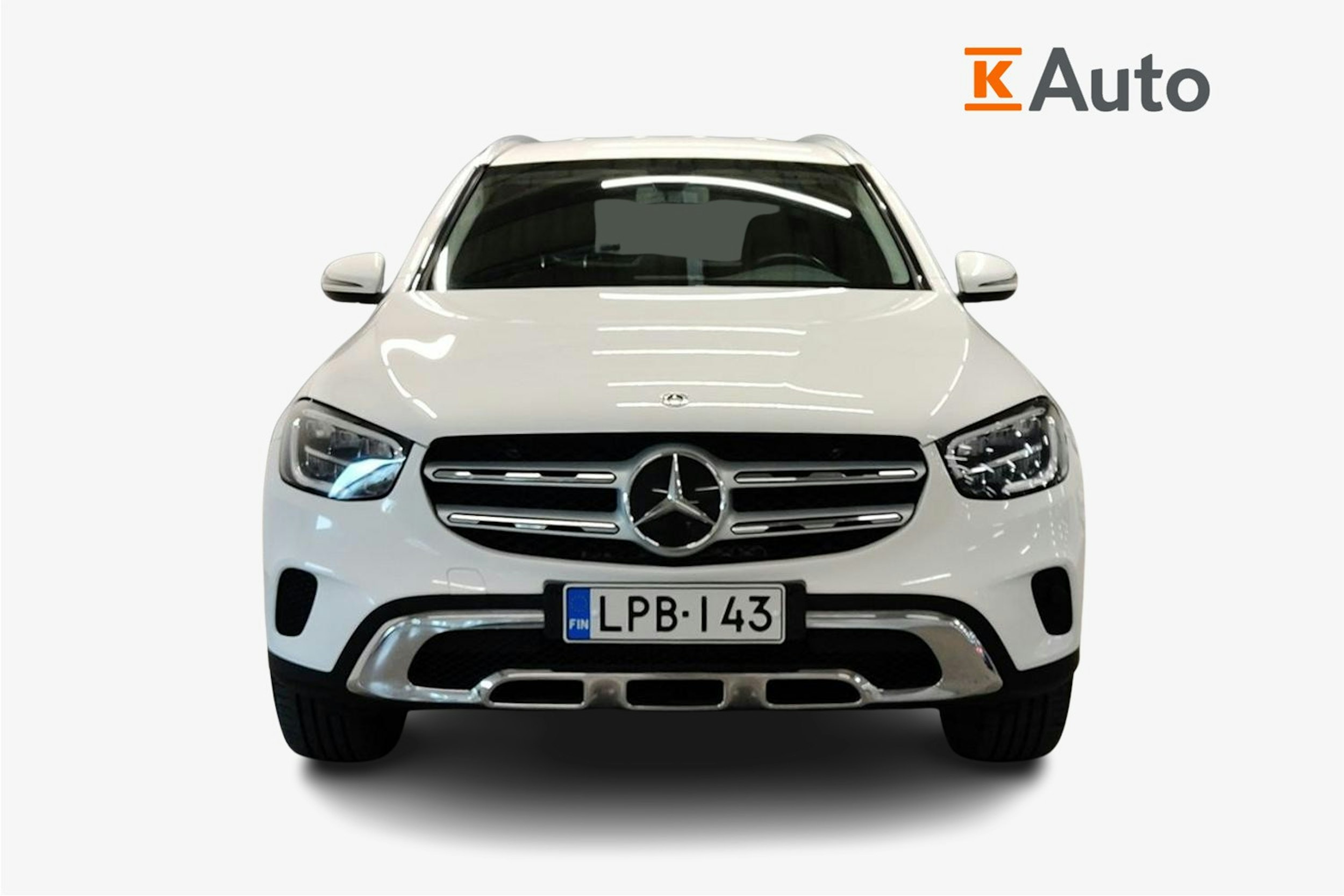 Valkoinen Mercedes-Benz GLC 2020 kuva 5.