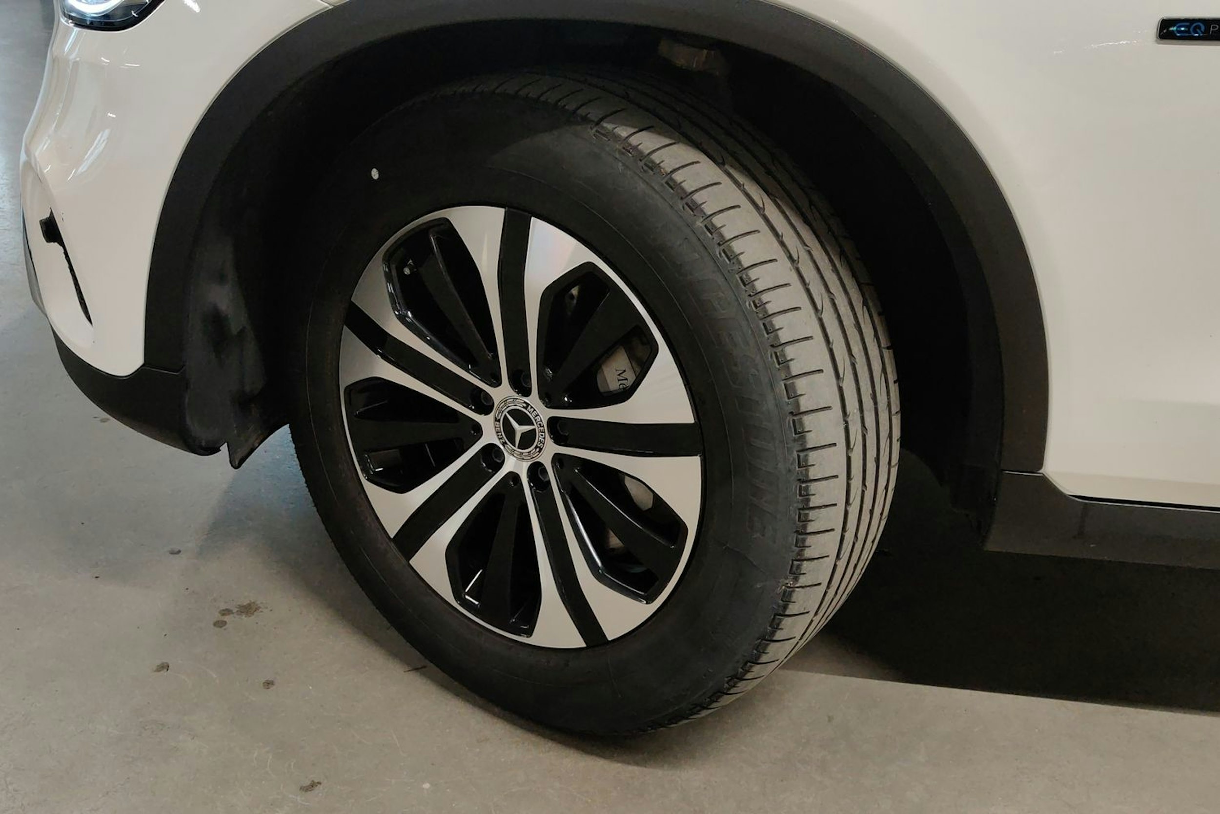 Valkoinen Mercedes-Benz GLC 2020 kuva 13.