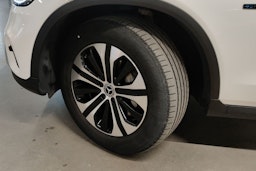 Valkoinen Mercedes-Benz GLC 2020 kuva 13.