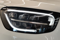 Valkoinen Mercedes-Benz GLC 2020 kuva 14.