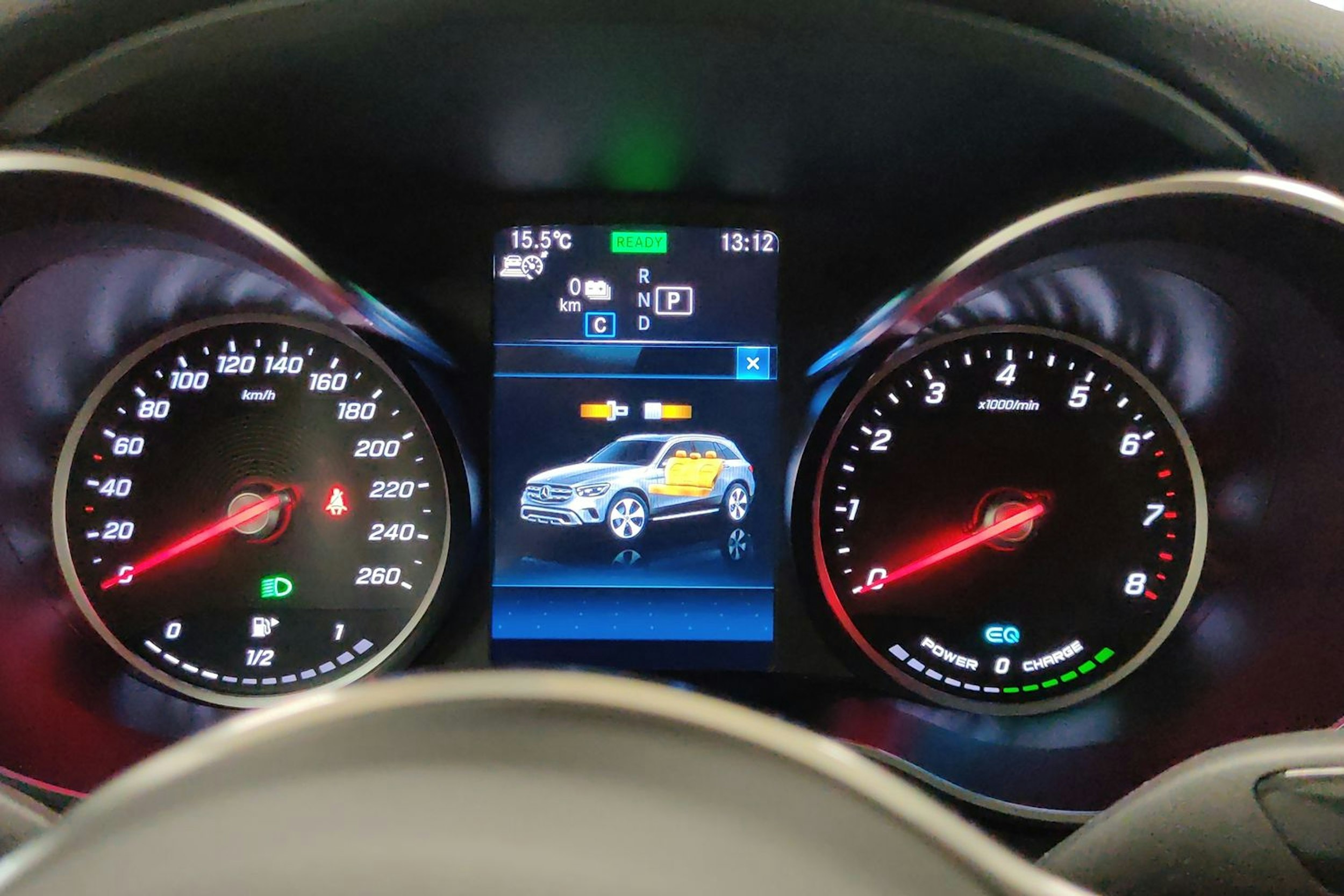 Valkoinen Mercedes-Benz GLC 2020 kuva 16.