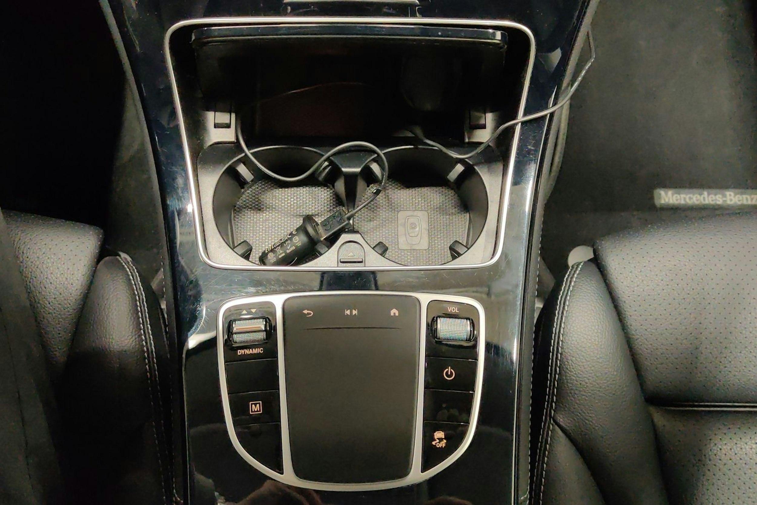 Valkoinen Mercedes-Benz GLC 2020 kuva 19.