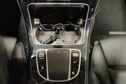 Valkoinen Mercedes-Benz GLC 2020 kuva 19.