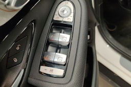 Valkoinen Mercedes-Benz GLC 2020 kuva 22.