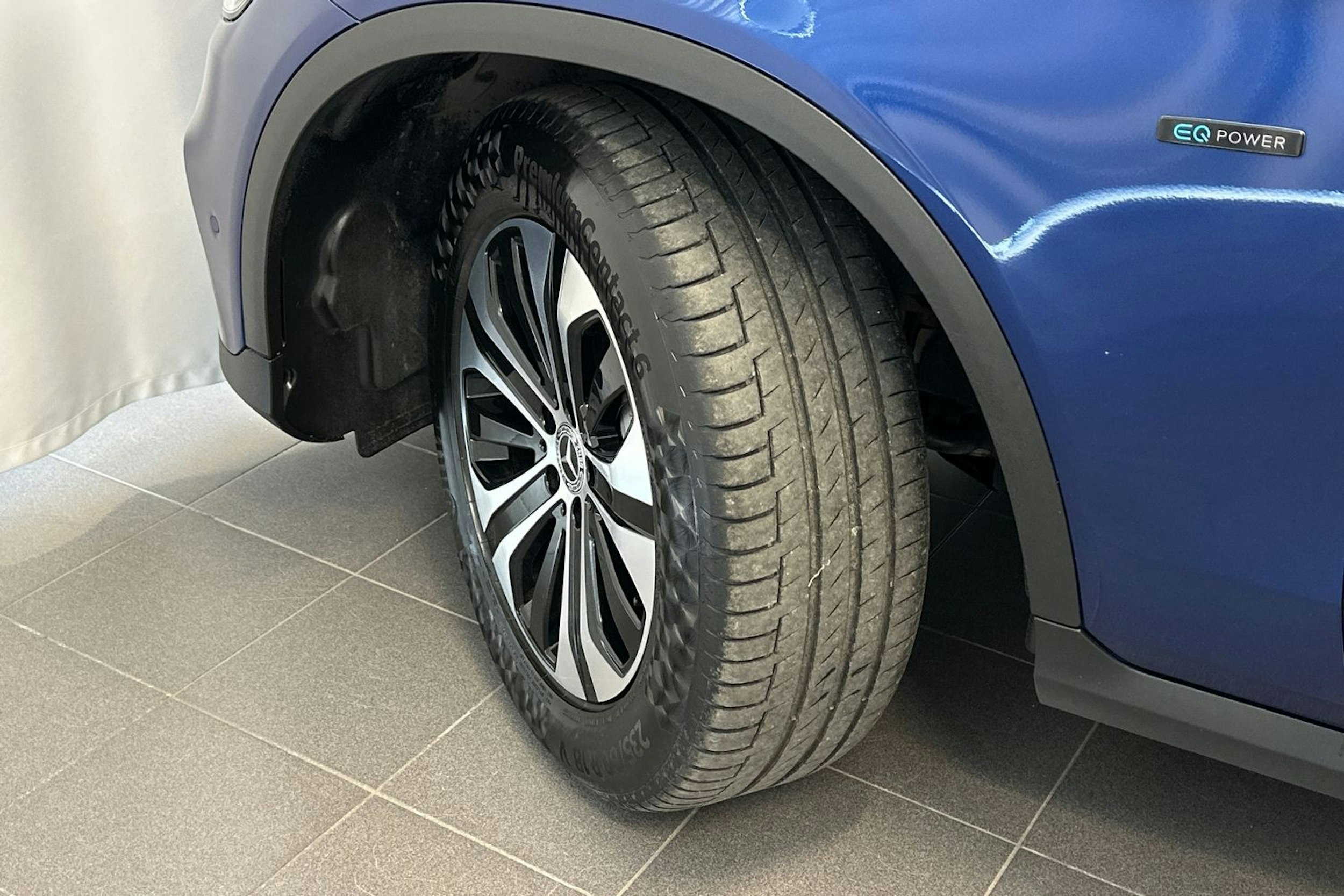 sininen Mercedes-Benz GLC 2020 kuva 13.
