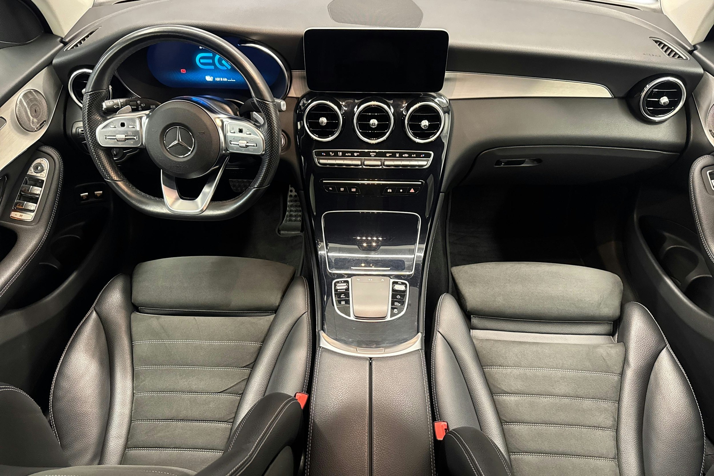 musta Mercedes-Benz GLC 2020 kuva 9.