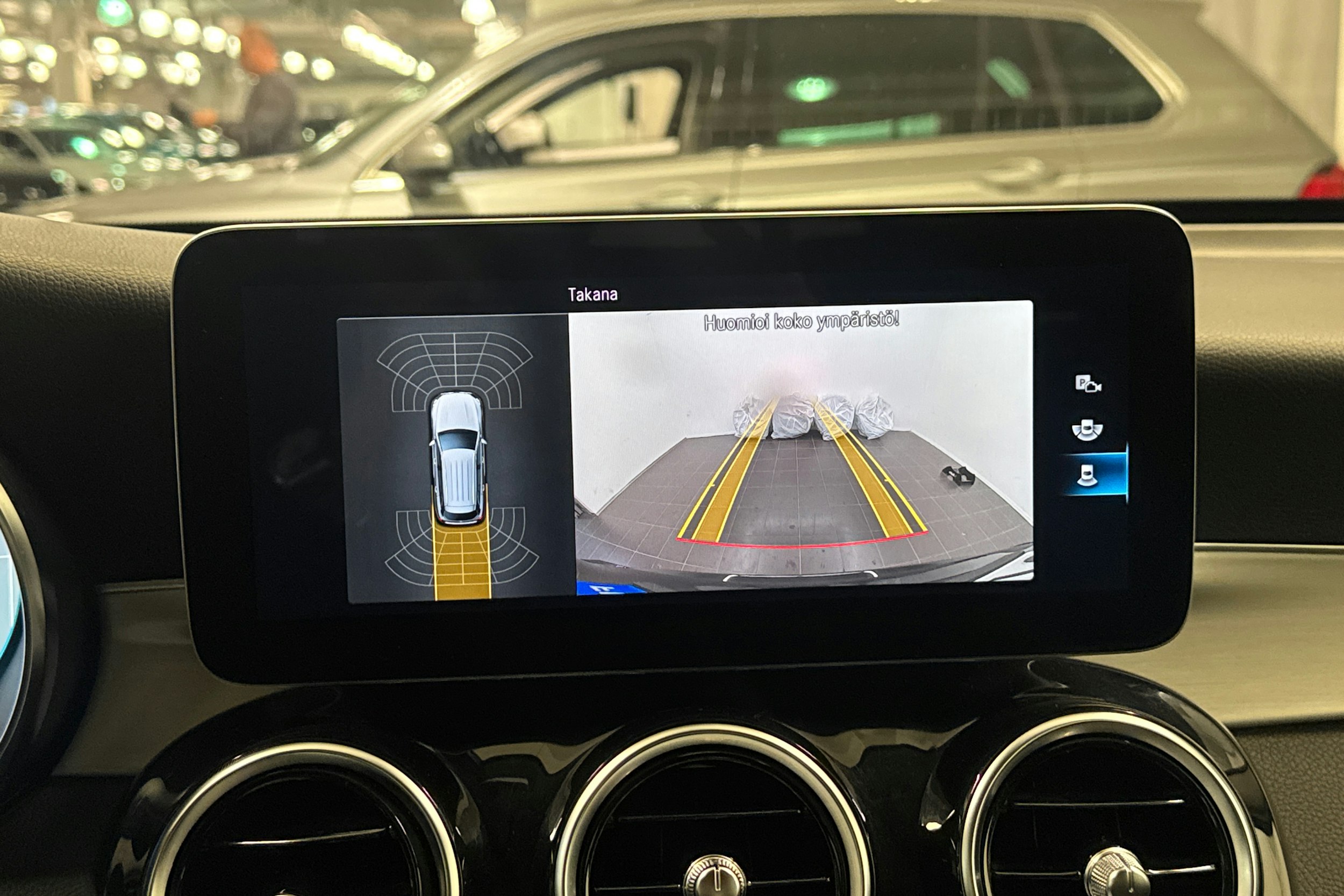 musta Mercedes-Benz GLC 2020 kuva 19.