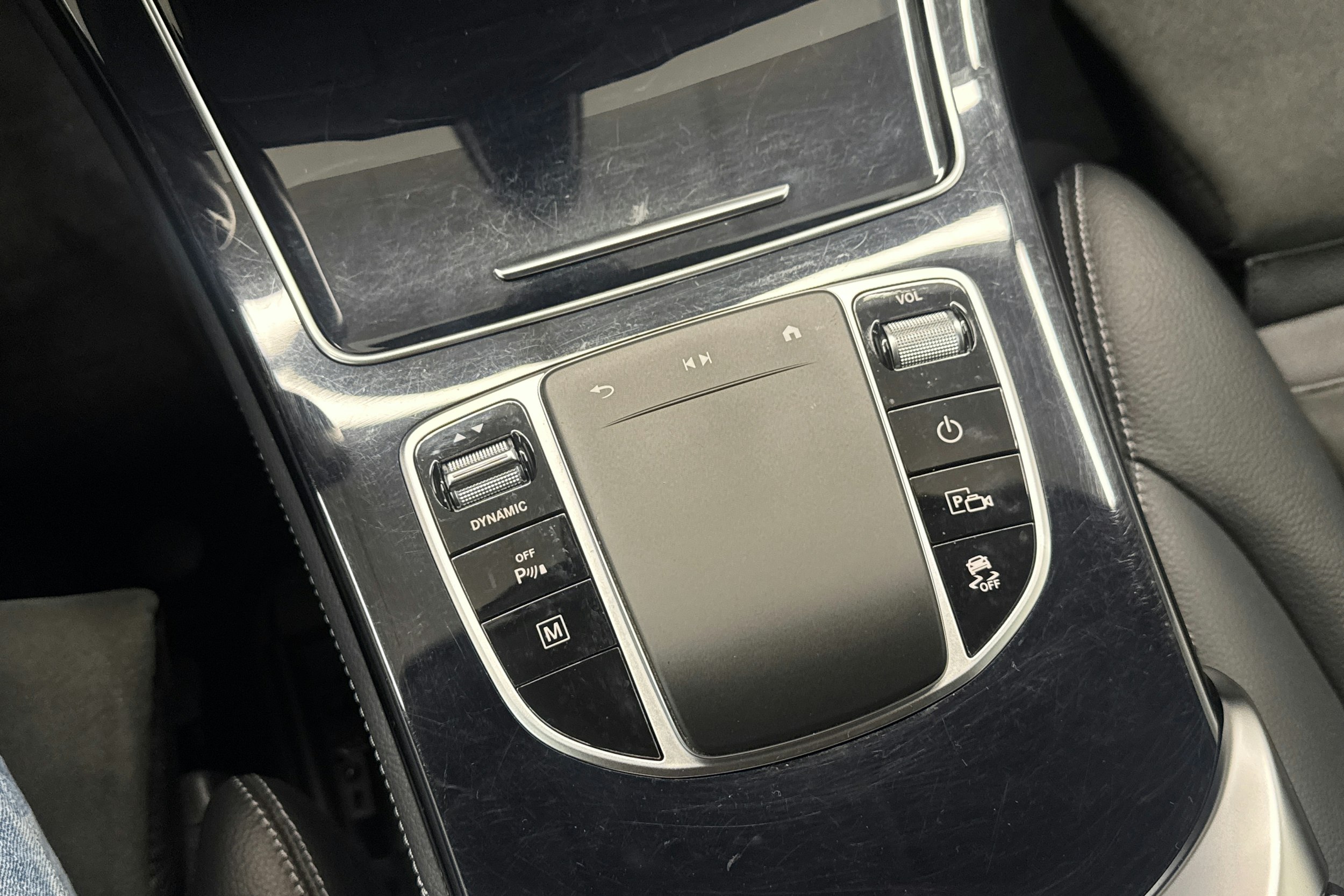 musta Mercedes-Benz GLC 2020 kuva 20.