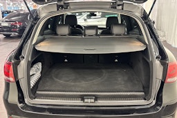 musta Mercedes-Benz GLC 2020 kuva 24.