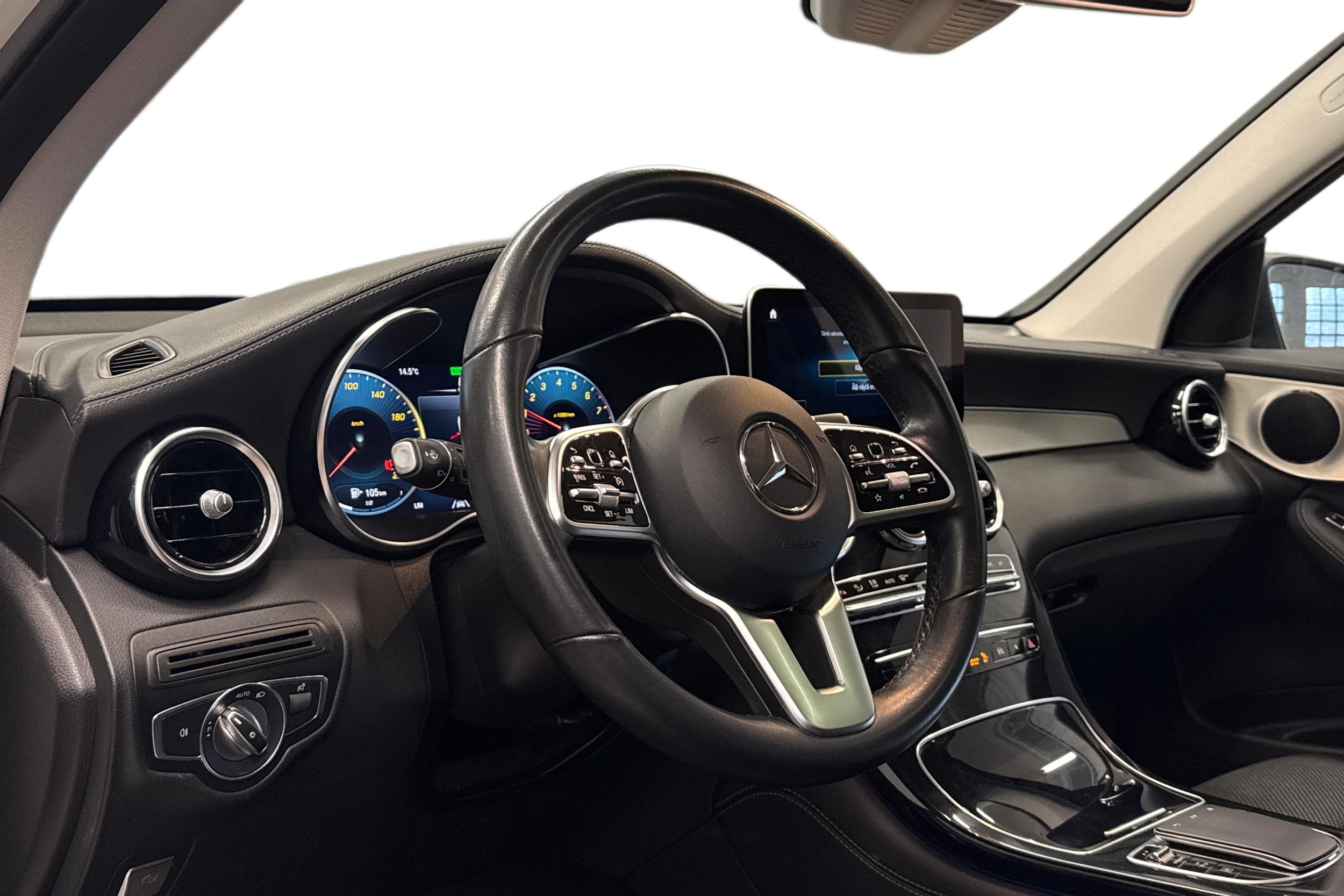 valkoinen Mercedes-Benz GLC 2020 kuva 3.