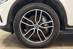 valkoinen Mercedes-Benz GLC 2020 kuva 4.