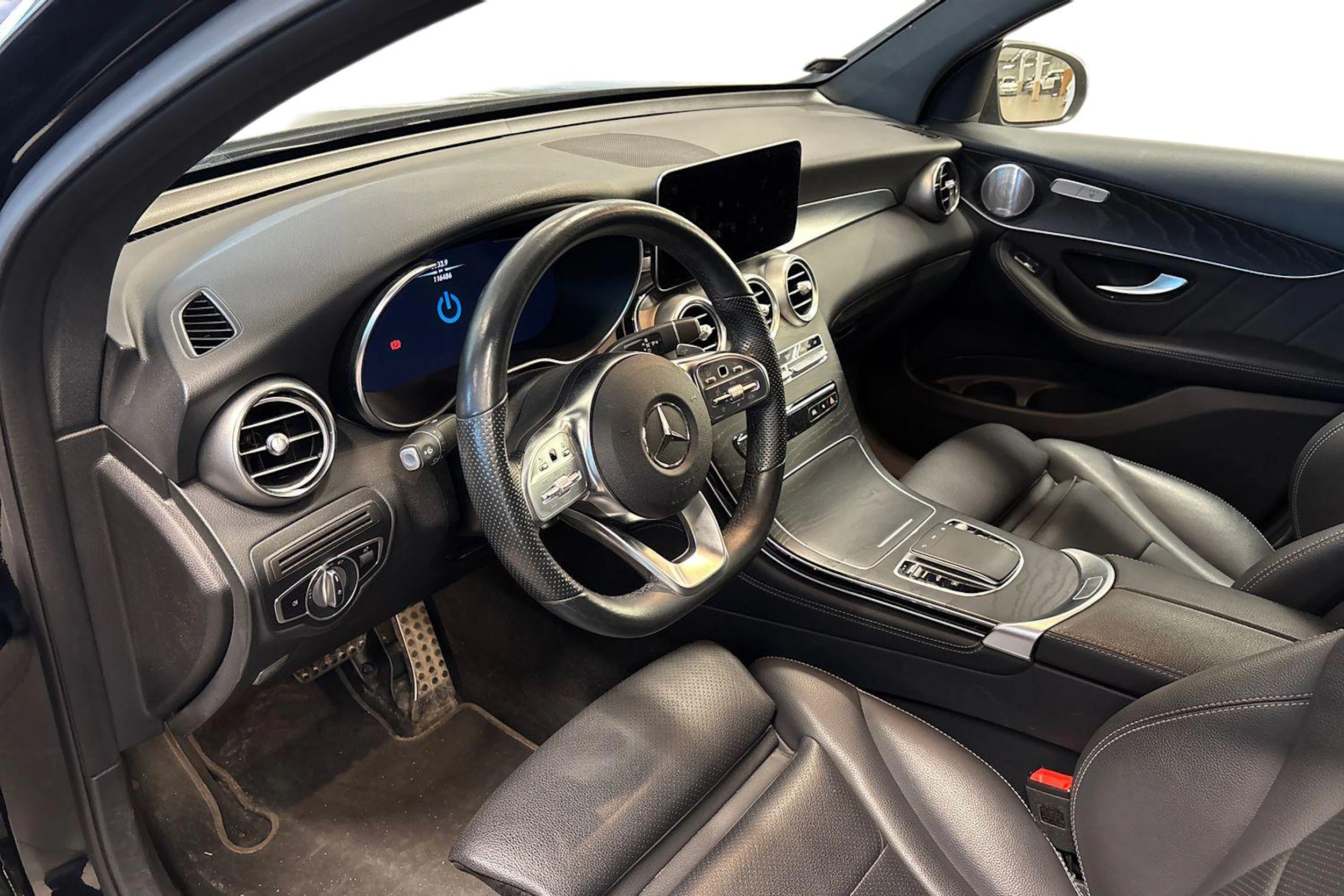 musta Mercedes-Benz GLC 2020 kuva 3.