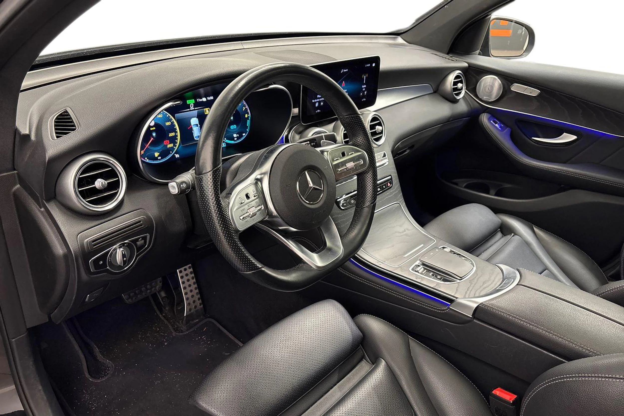 musta Mercedes-Benz GLC 2020 kuva 8.