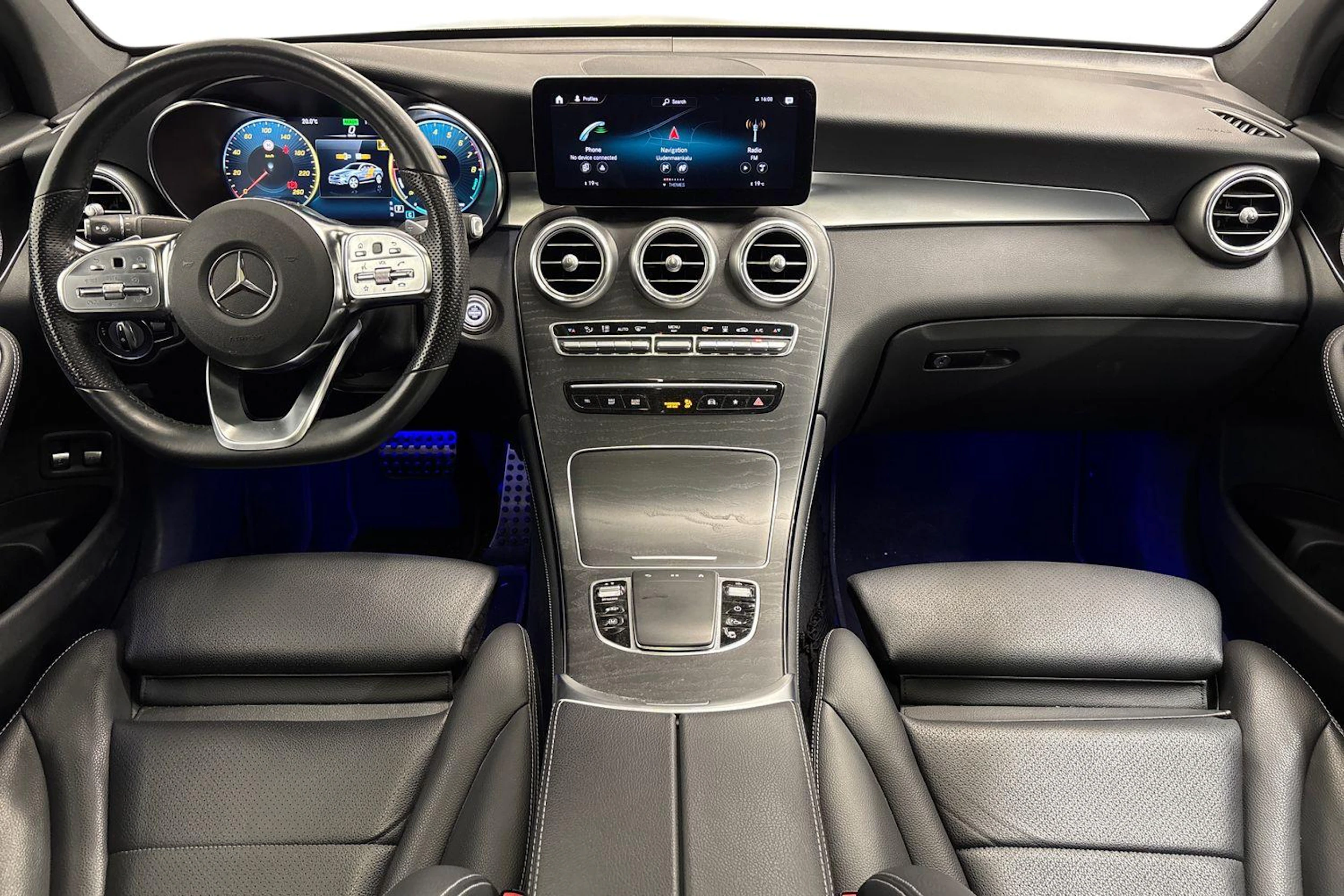 musta Mercedes-Benz GLC 2020 kuva 9.