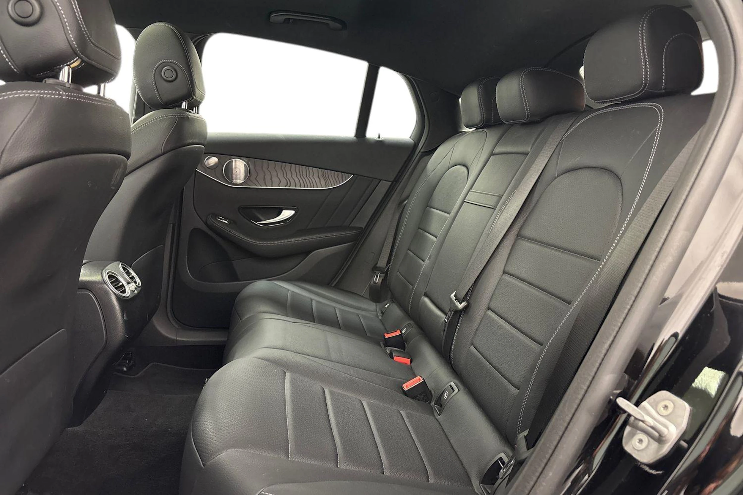 musta Mercedes-Benz GLC 2020 kuva 11.