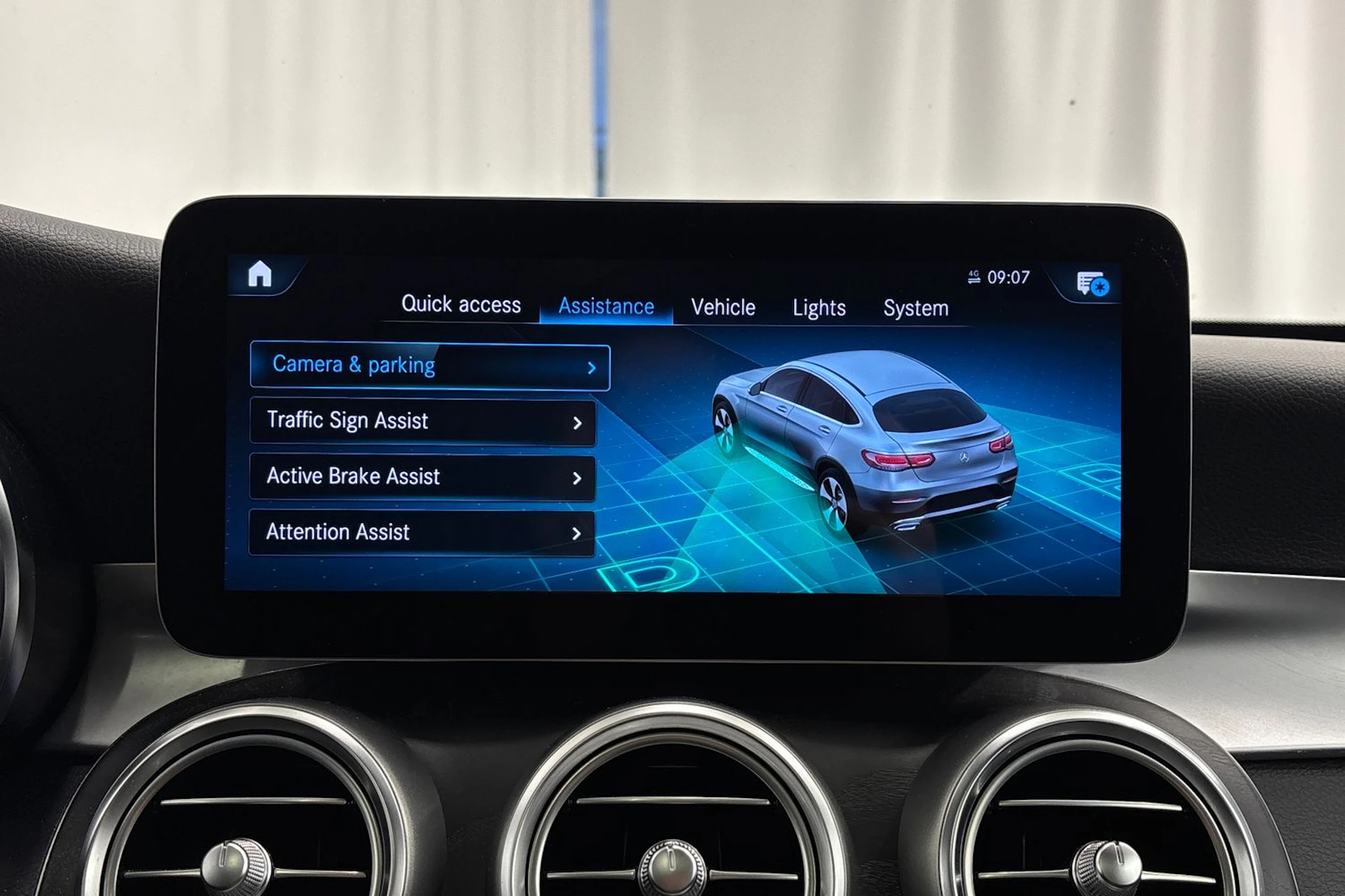 musta Mercedes-Benz GLC 2020 kuva 21.