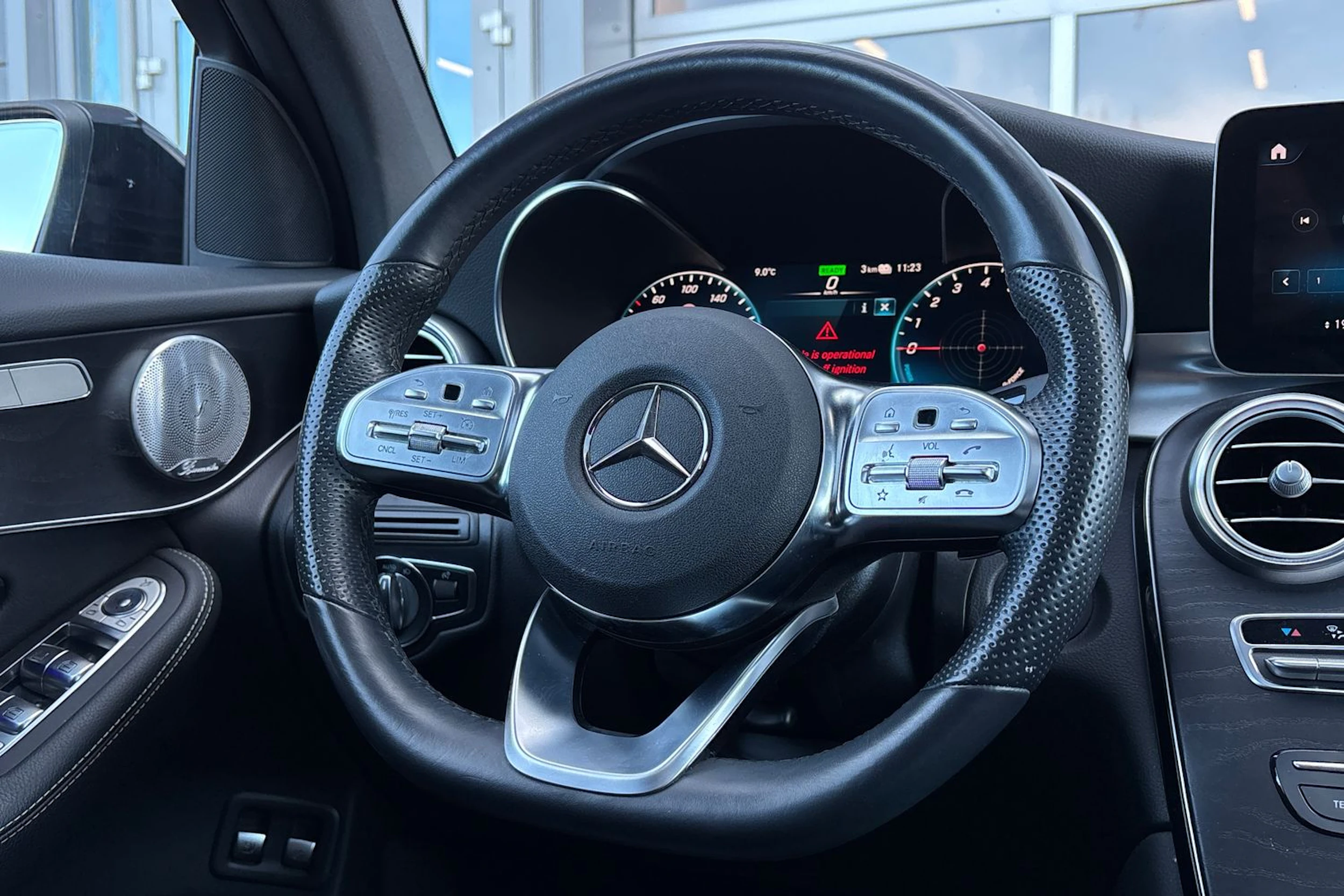 musta Mercedes-Benz GLC 2020 kuva 24.