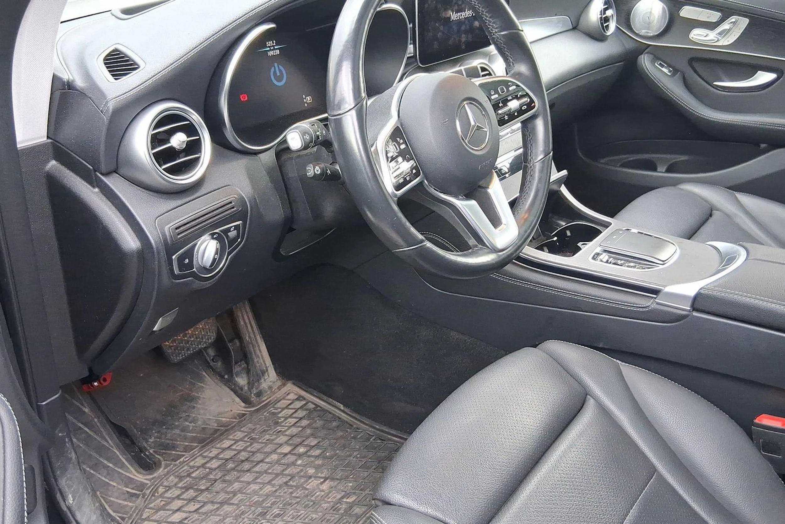 Musta Mercedes-Benz GLC 2020 kuva 3.