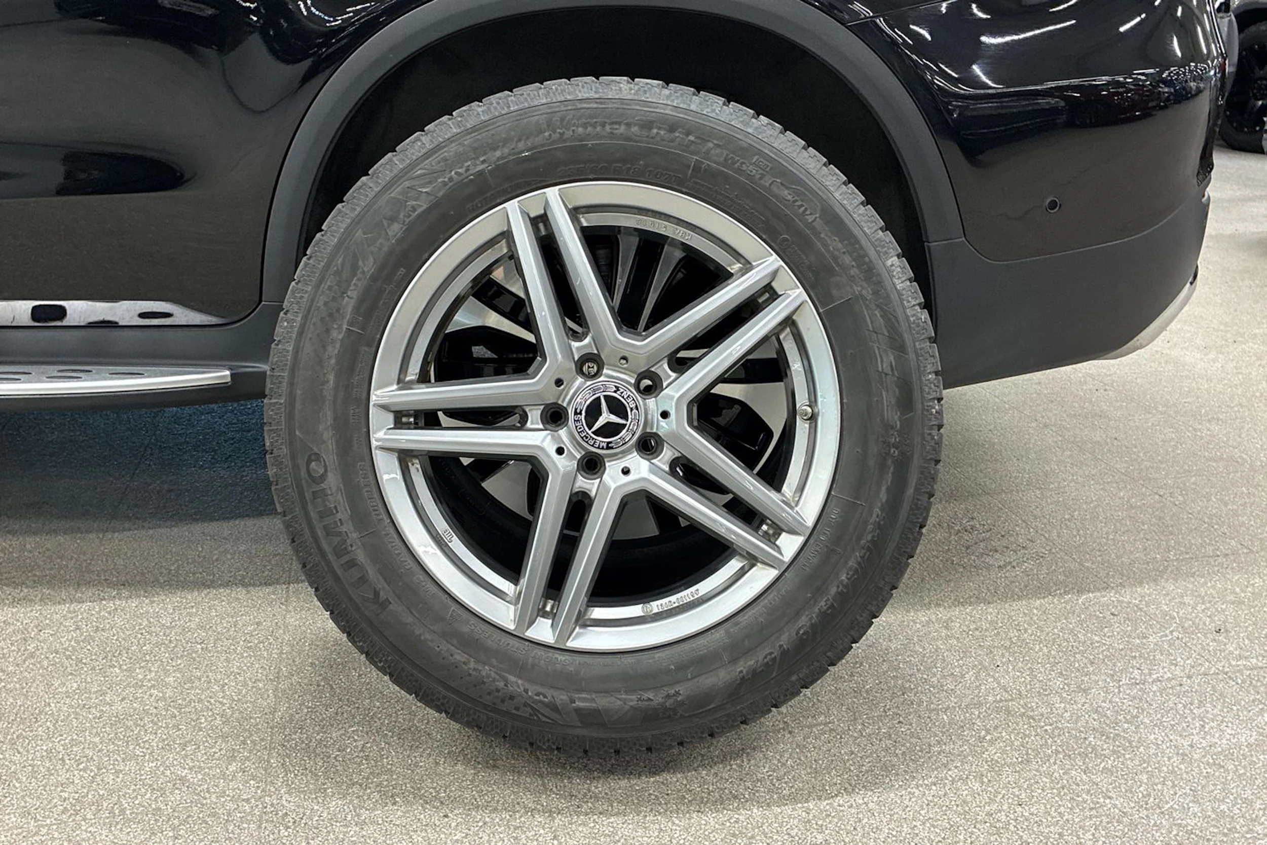 Musta Mercedes-Benz GLC 2021 kuva 13.