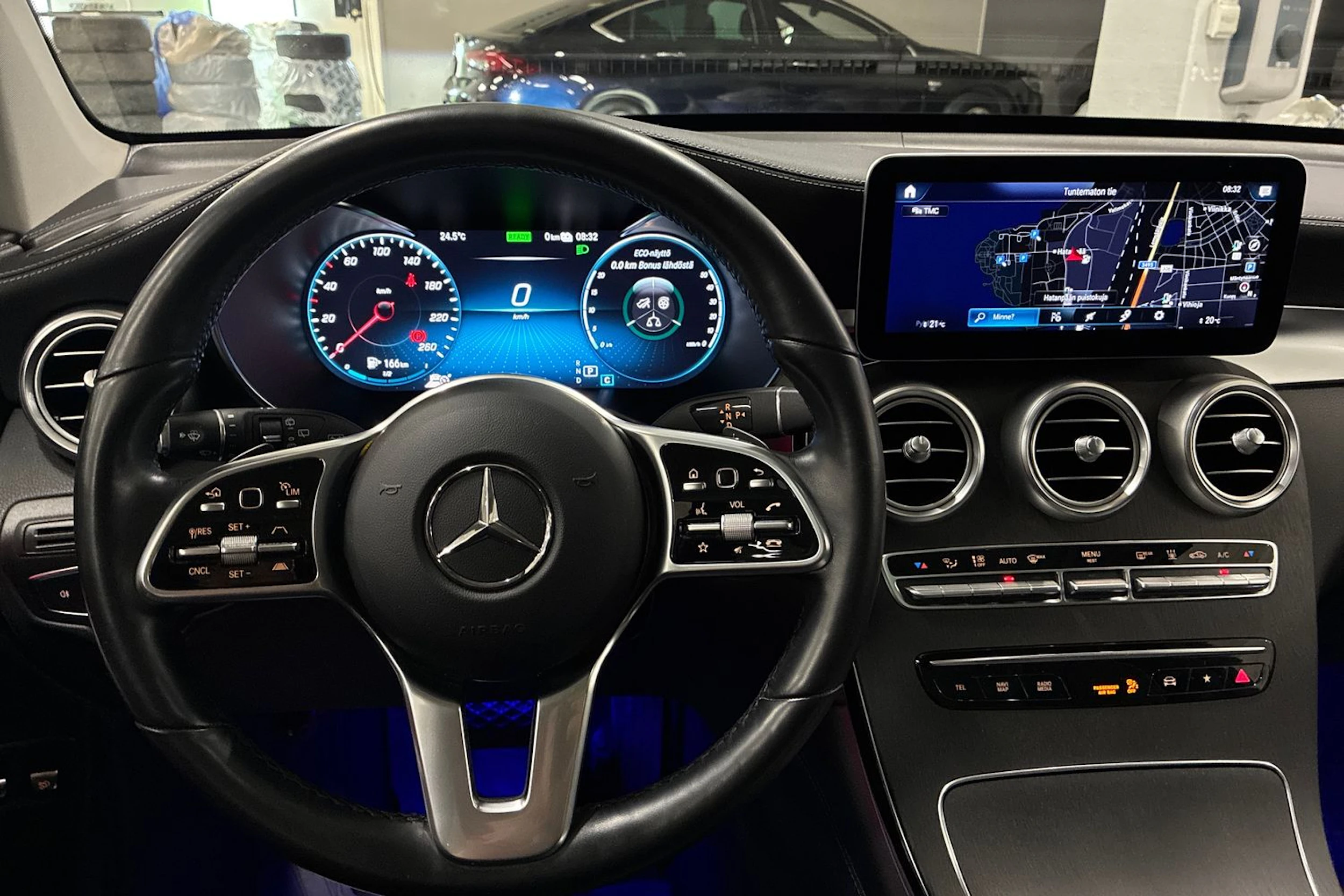 Musta Mercedes-Benz GLC 2021 kuva 15.