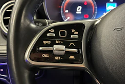 Musta Mercedes-Benz GLC 2021 kuva 17.