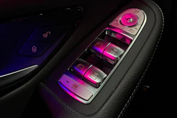 Musta Mercedes-Benz GLC 2021 kuva 20.