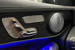 Musta Mercedes-Benz GLC 2021 kuva 21.