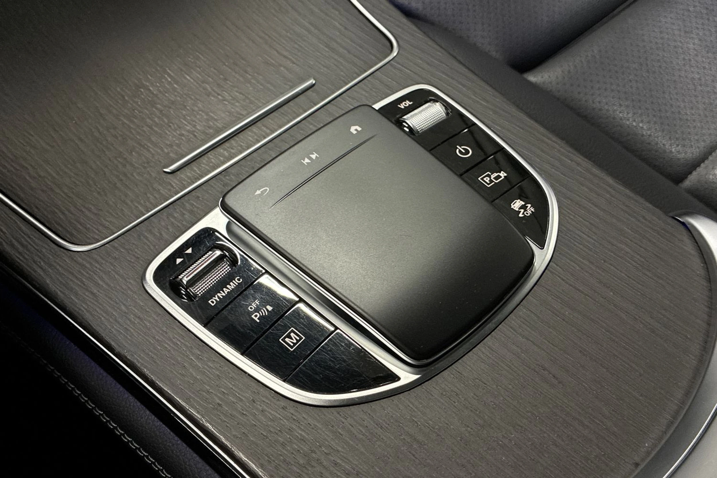 Musta Mercedes-Benz GLC 2021 kuva 22.
