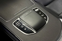 Musta Mercedes-Benz GLC 2021 kuva 22.