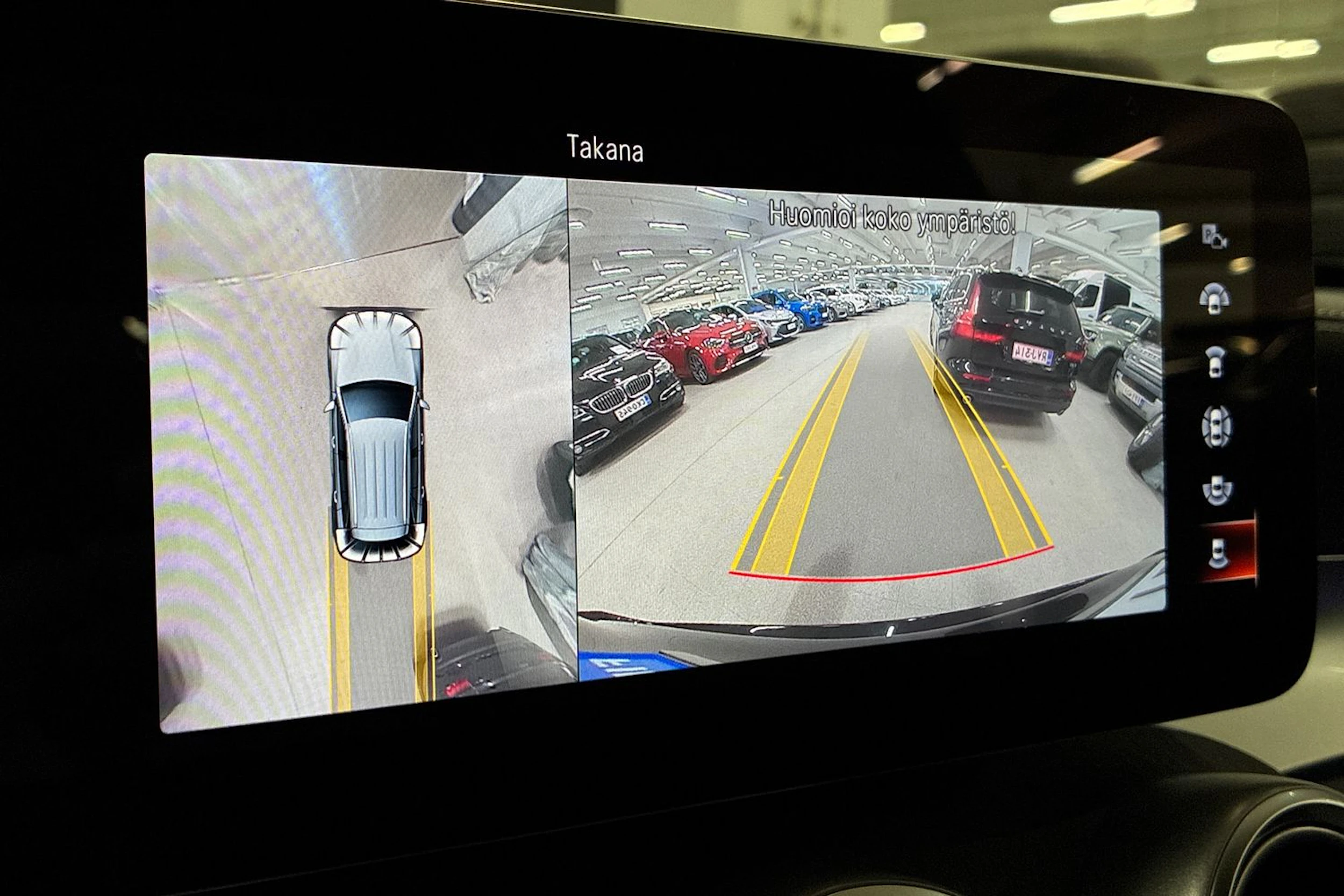 Musta Mercedes-Benz GLC 2021 kuva 26.