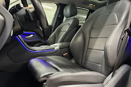 Musta Mercedes-Benz GLC 2021 kuva 29.