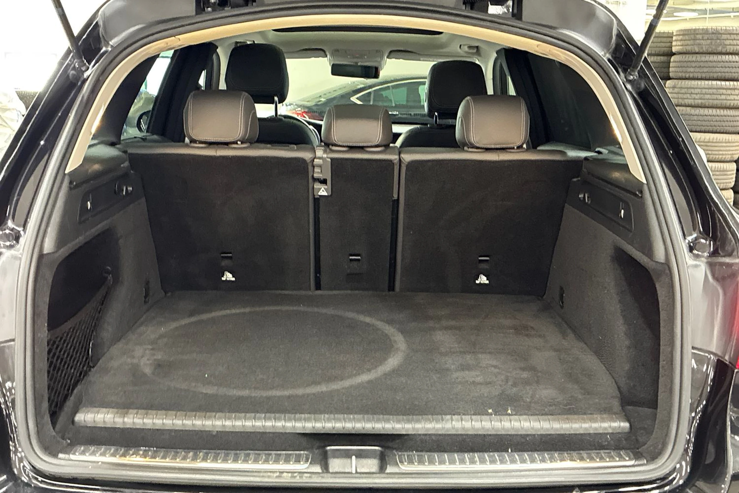 Musta Mercedes-Benz GLC 2021 kuva 31.